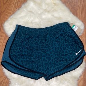 NWT RARE Women’s Nike Shorts (Norts) Dry Fit